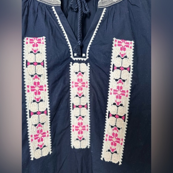 Crown & Ivy Bohemian Peasant Embroidered Blouse Long Sleeves‎ Size Large Petite - Picture 2 of 7